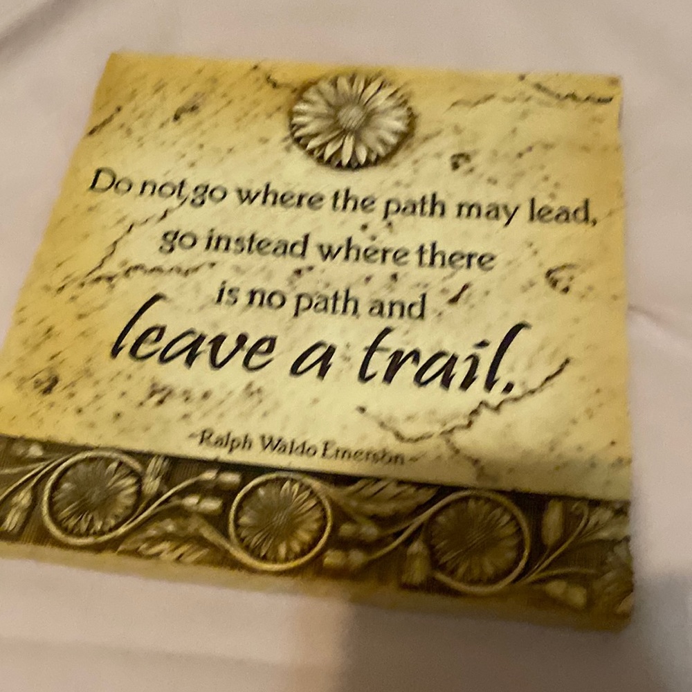 Wall ornament . Very nice , perfect condition. By Ralph Waldo Emerson .